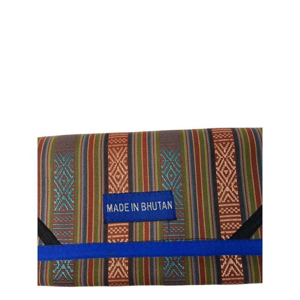 Handwoven Bhutanese Wristlet Wallet  Artisan Clutch with Zipper Compartments | M - Picture 2 of 10
